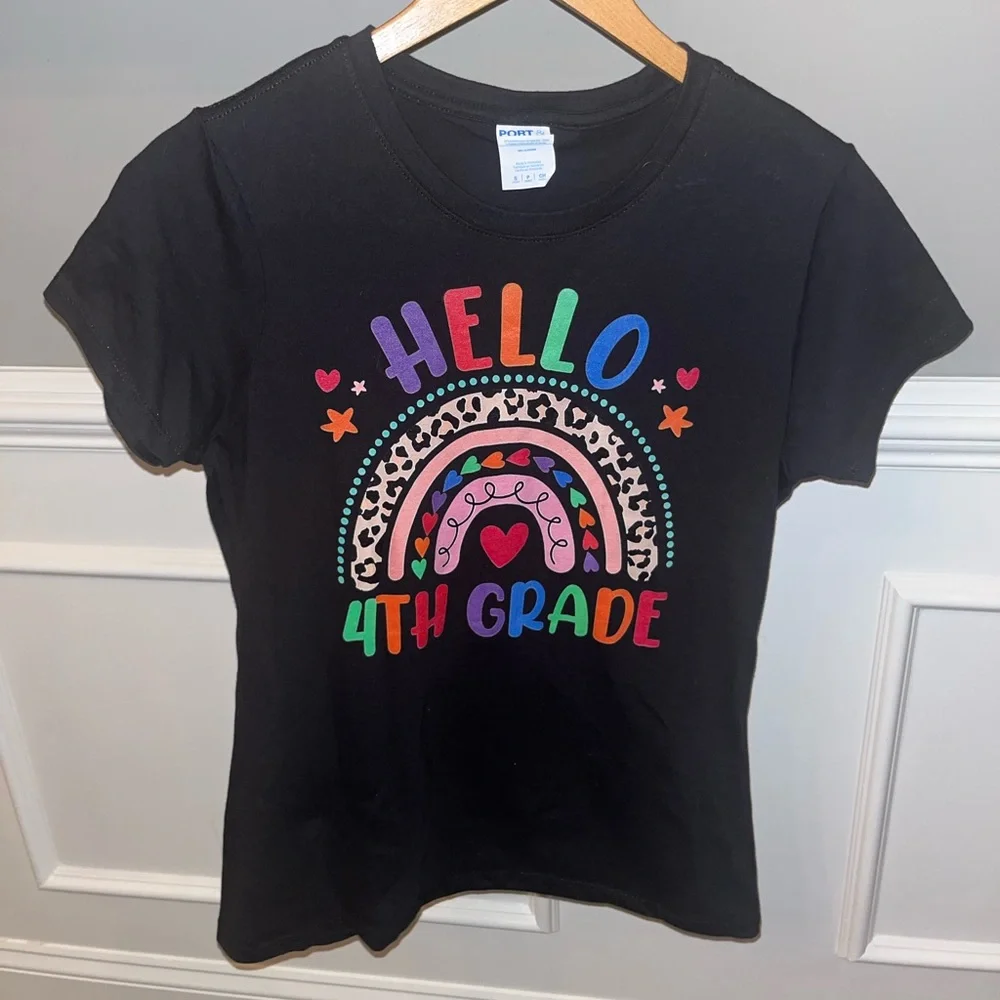 ๐ HELLO 4th GRADE! Leopard Boho Rainbow 1st Day Of School T-Shirt Girls Tee - S - Picture 2 of 6